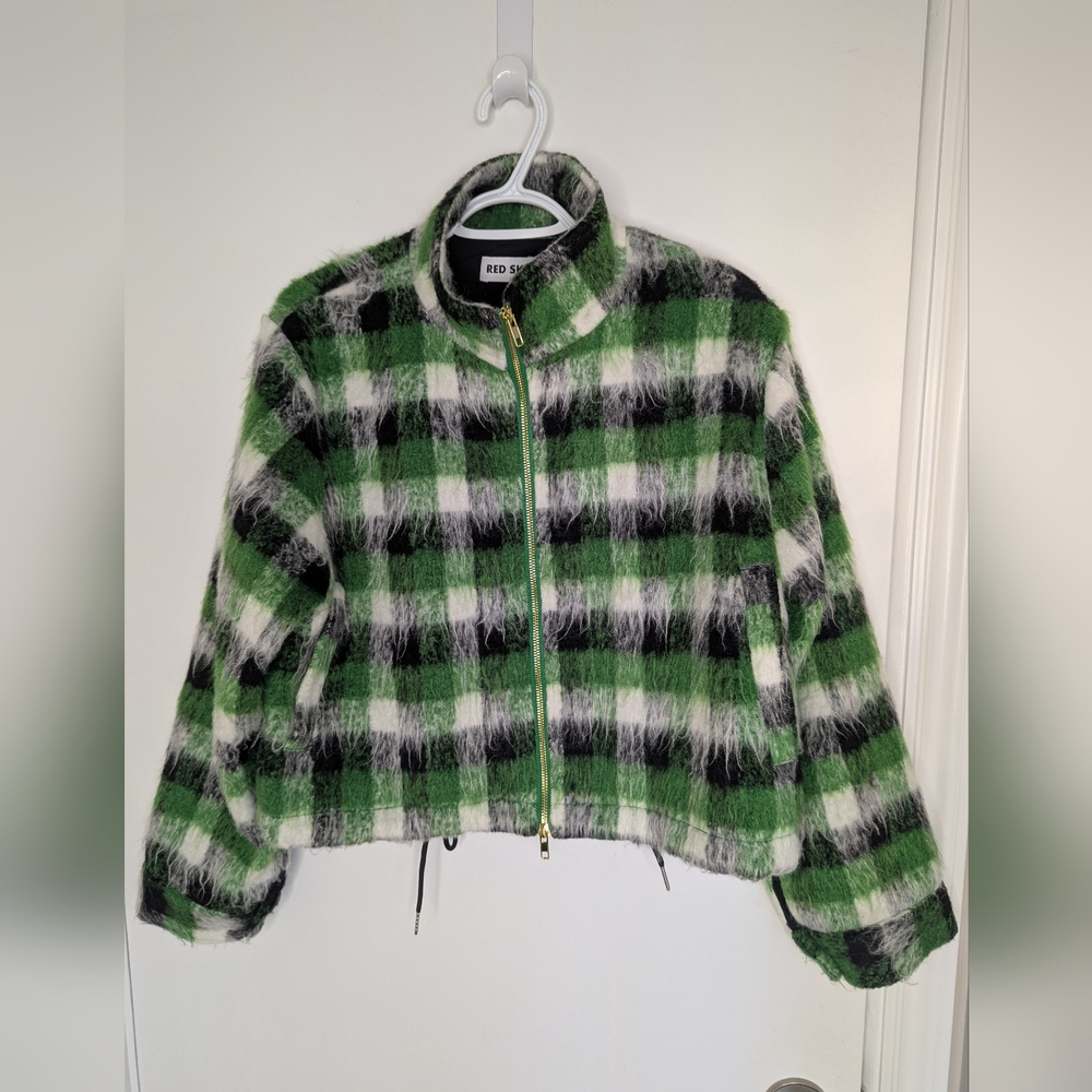 RED SKY GREEN, BLACK AND WHIT PLAID JACKET SIZE MEDIUM